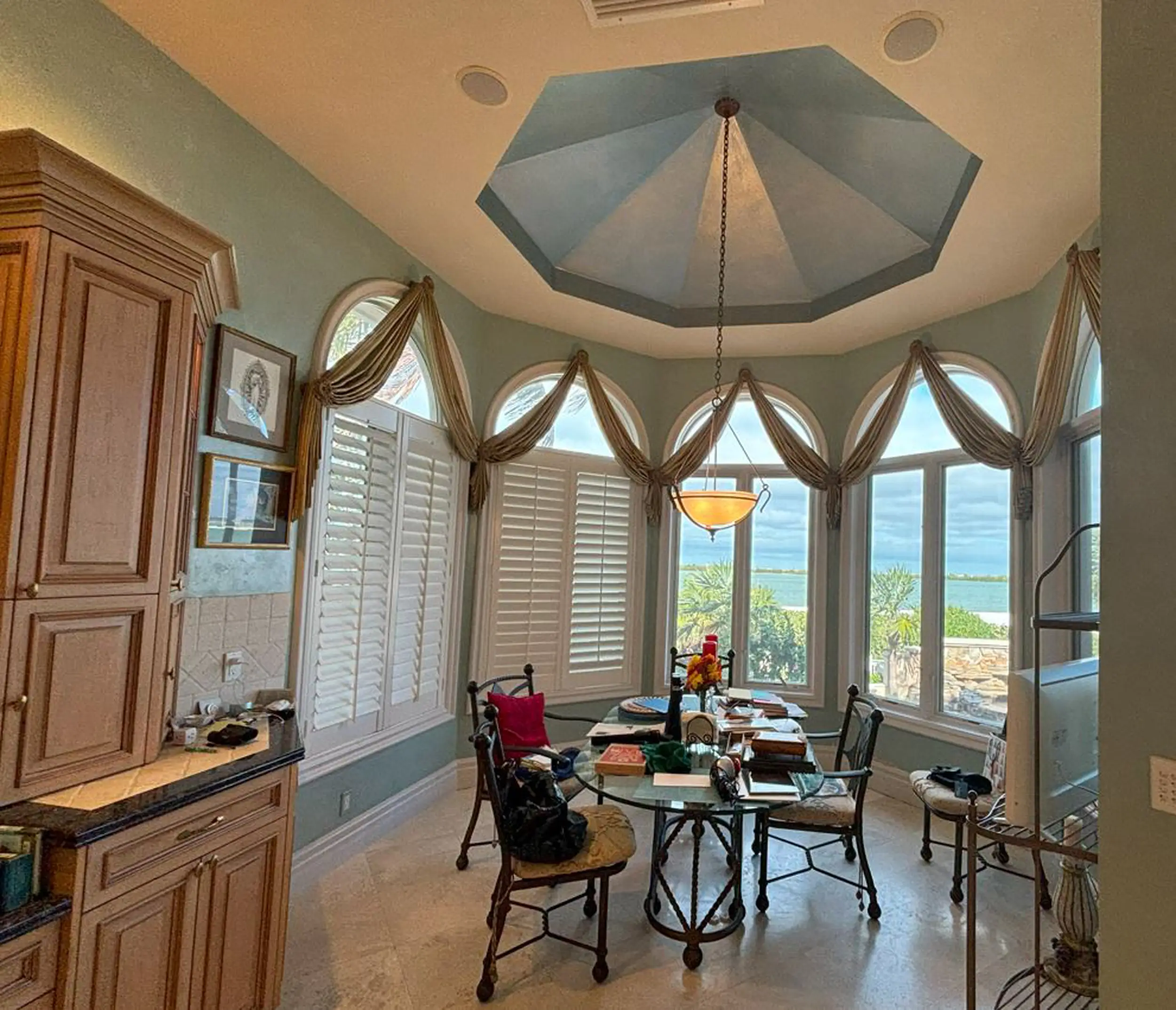 Breakfast Nook Before